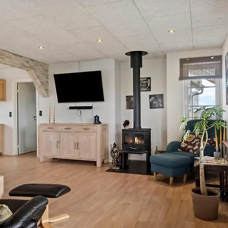 Vakantiehuis Stunning In Harboore With Wifi *