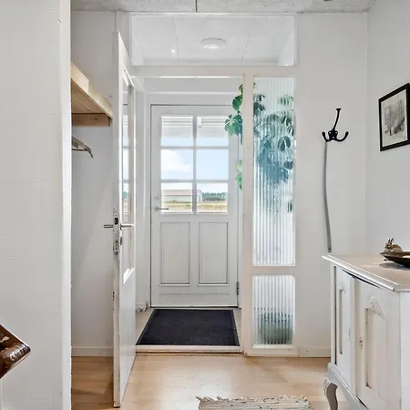 Vakantiehuis Stunning In Harboore With Wifi